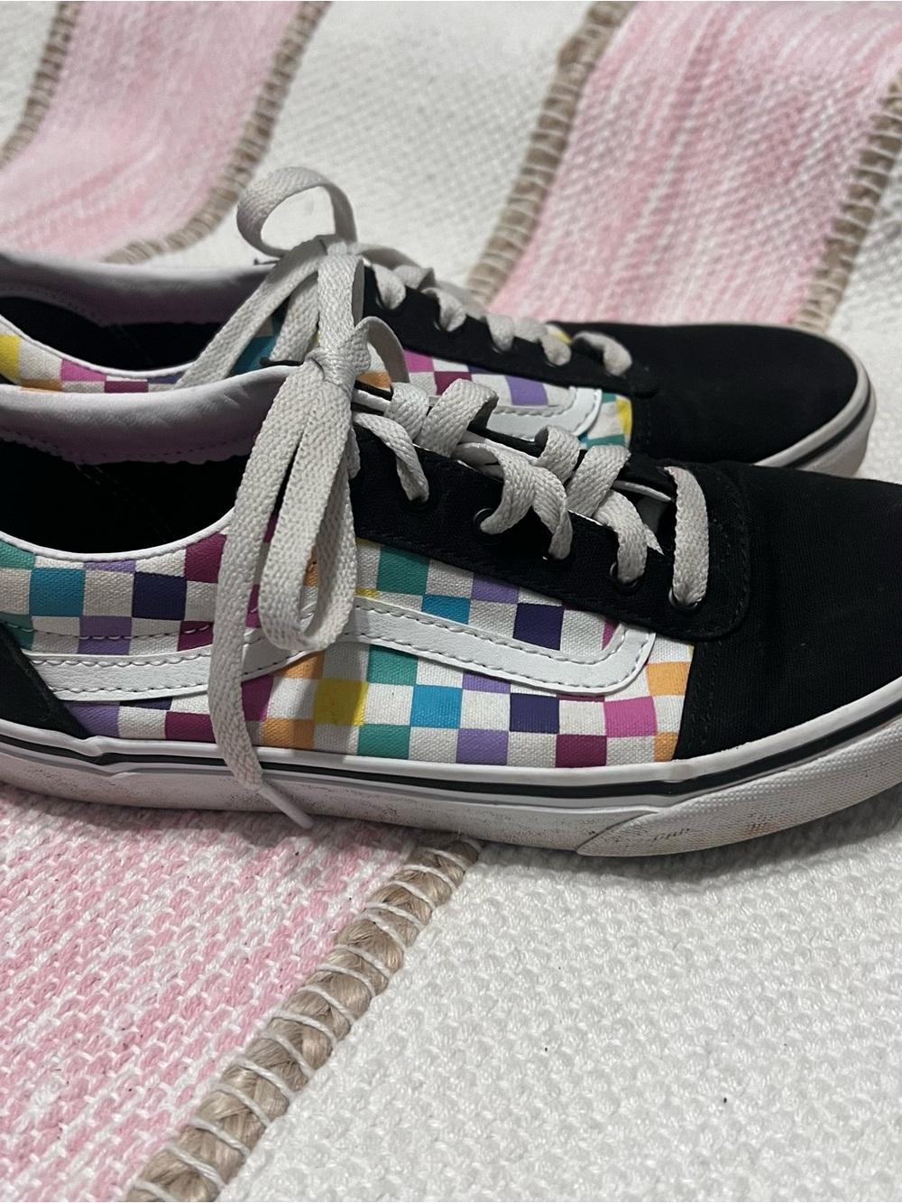 Vans Old Skool Women’s Size 5 Rainbow Checkerboard Sneakers